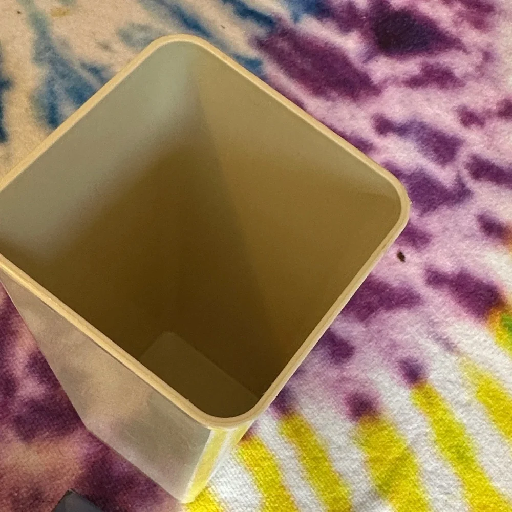 Tupperware Vintage Pasta Container with Light Blue Lid